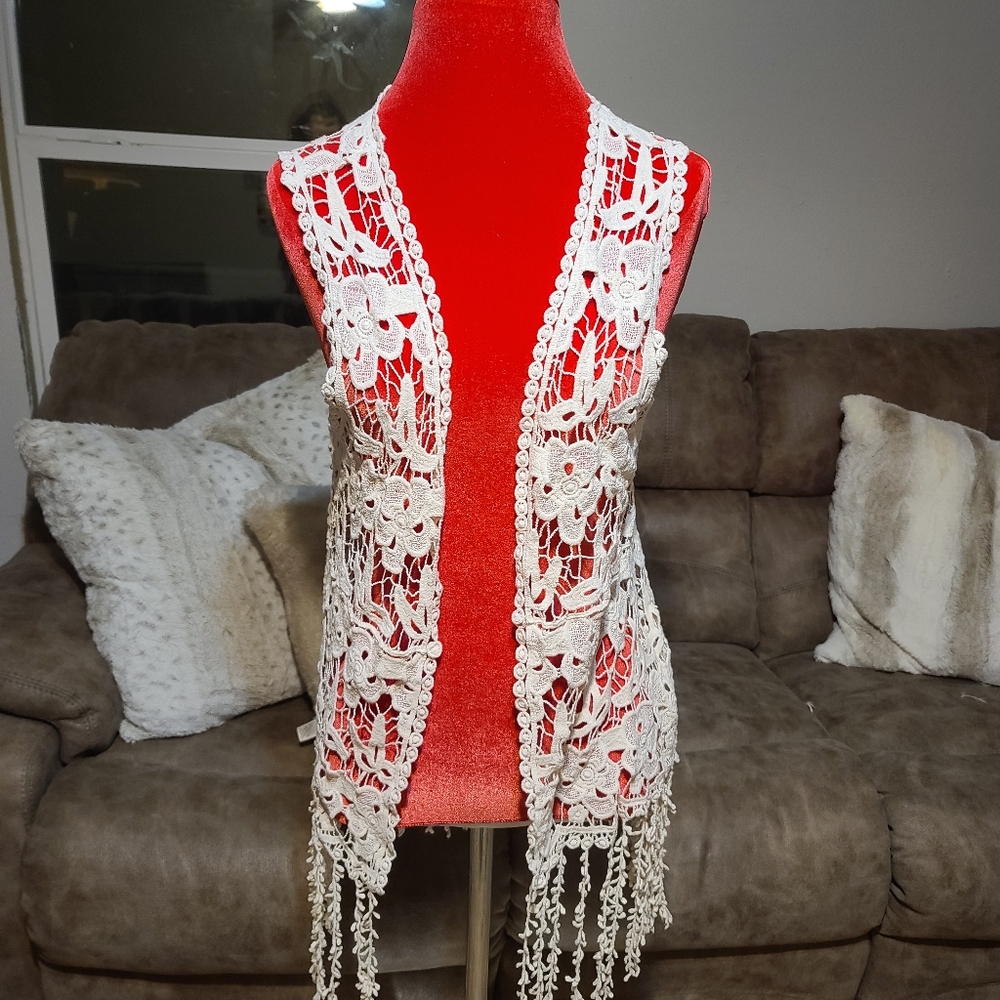 Cato Cream Embroider Vest